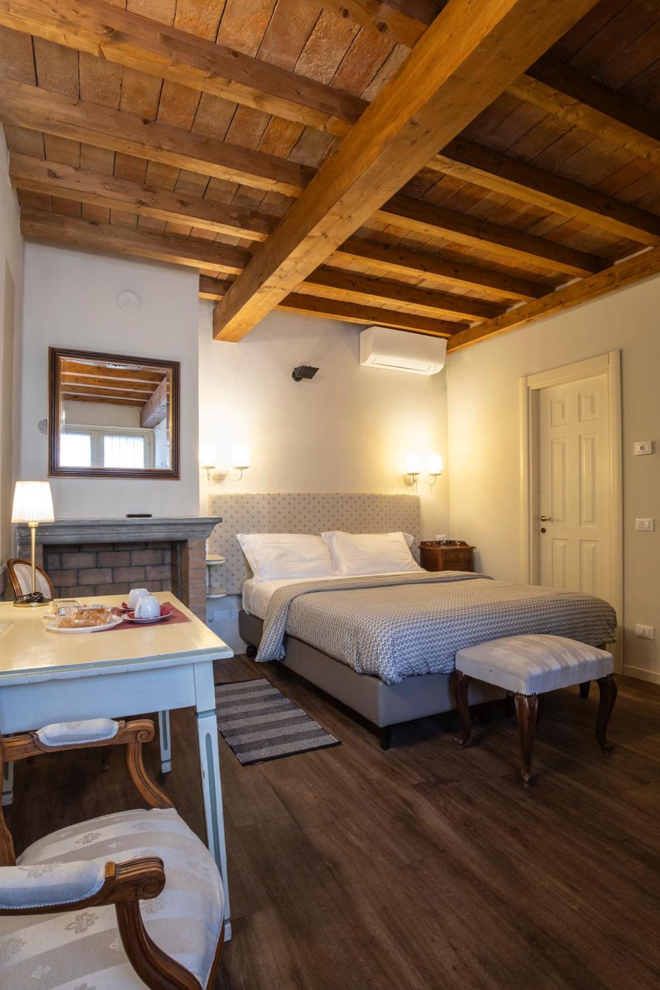 Hotel Il Cortiletto à Plaisance Extérieur photo