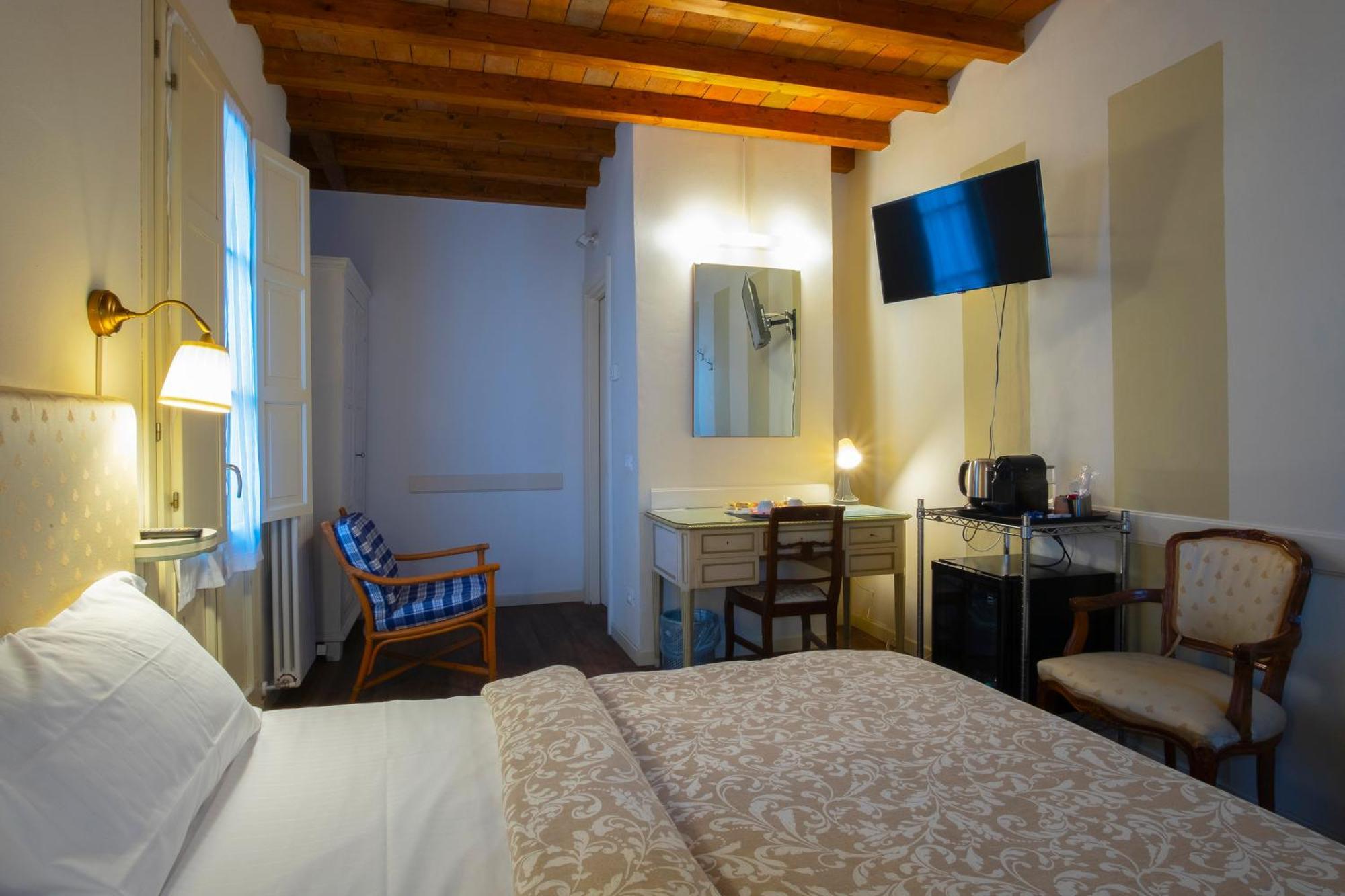 Hotel Il Cortiletto à Plaisance Extérieur photo
