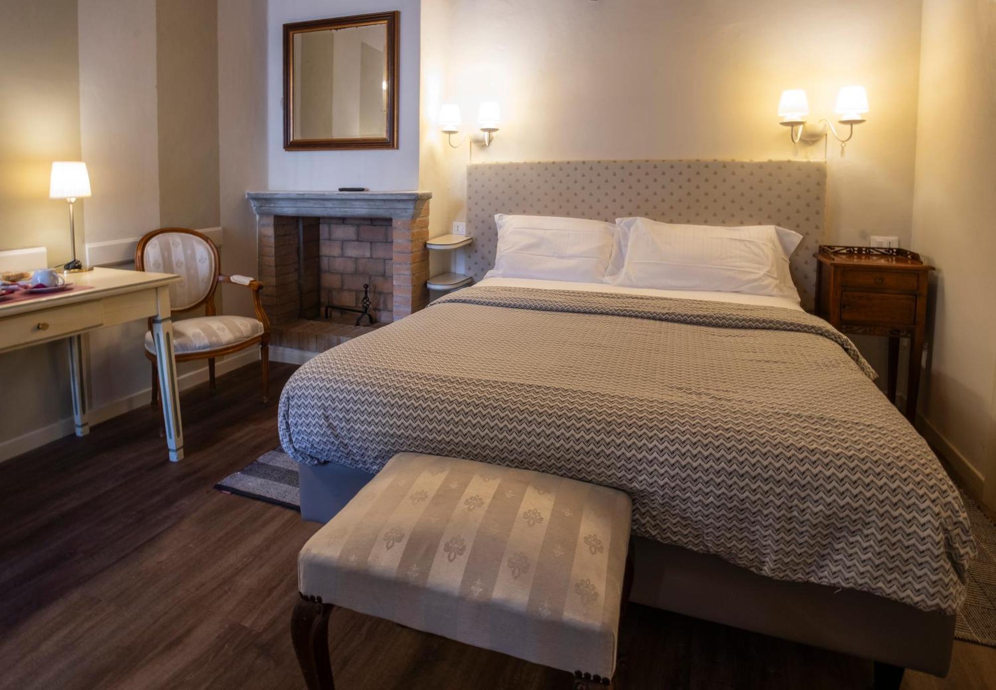 Hotel Il Cortiletto à Plaisance Extérieur photo