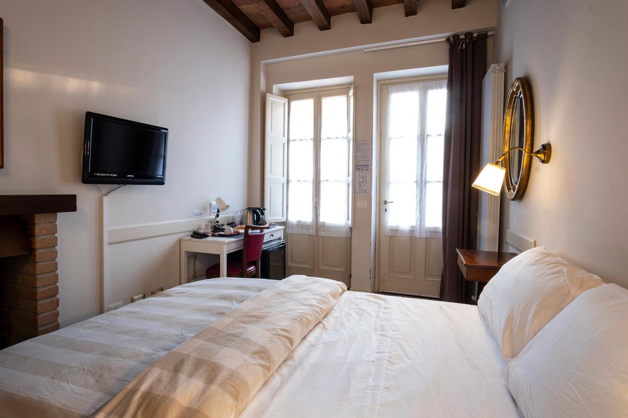 Hotel Il Cortiletto à Plaisance Extérieur photo