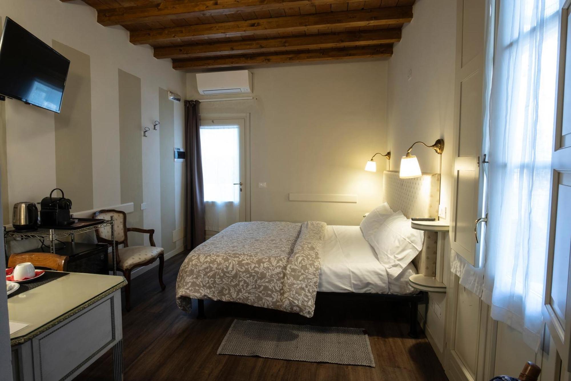 Hotel Il Cortiletto à Plaisance Extérieur photo