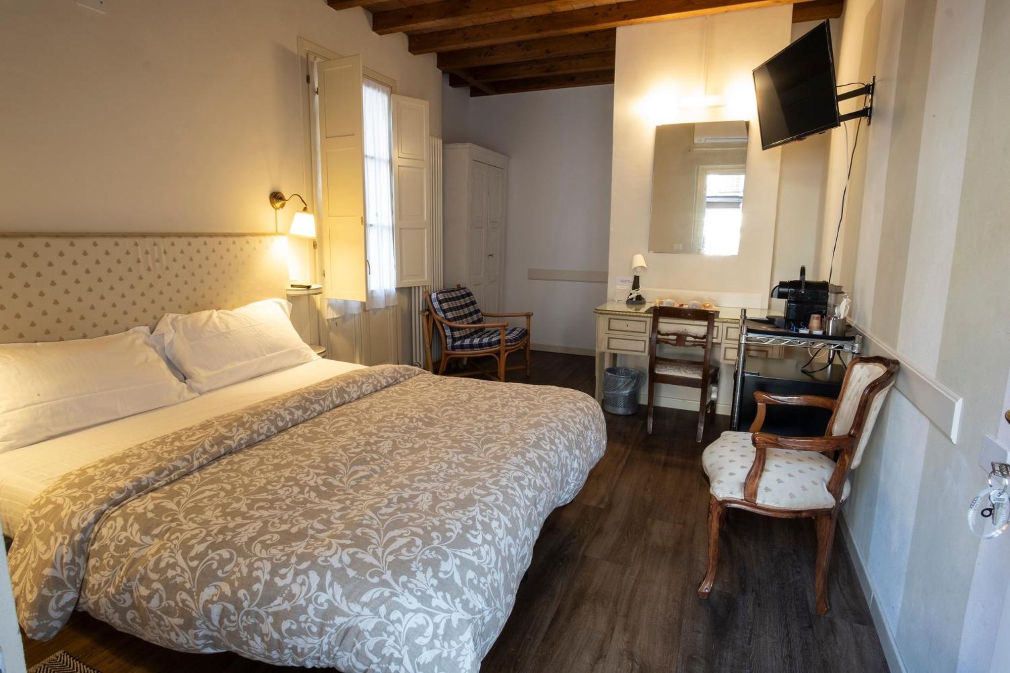 Hotel Il Cortiletto à Plaisance Extérieur photo