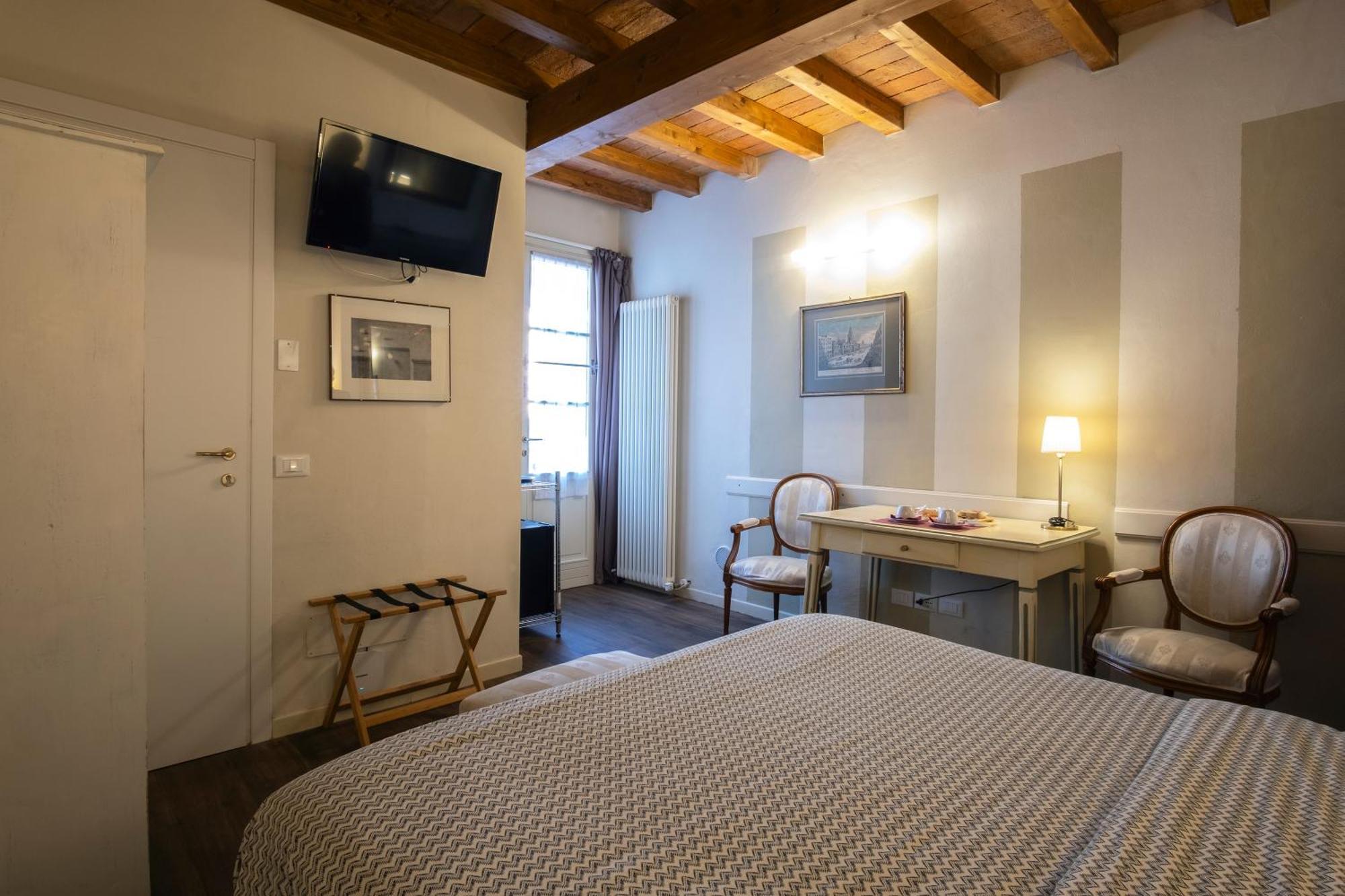 Hotel Il Cortiletto à Plaisance Extérieur photo